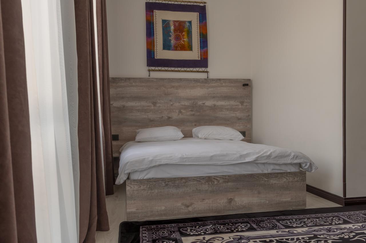 בישקק Home Guest Residence חדר תמונה